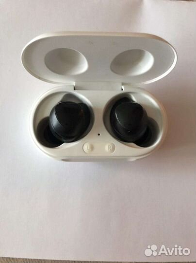 Беспроводные наушники samsung galaxy buds
