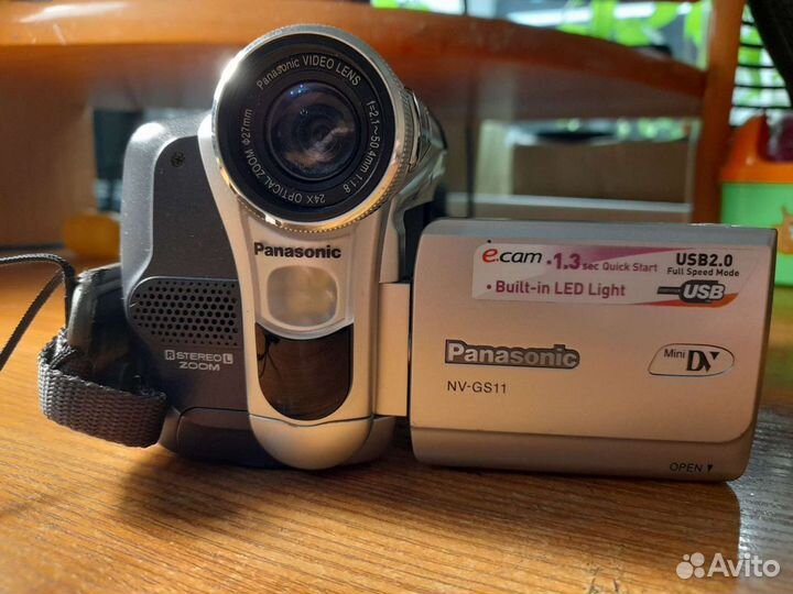 VHS камера panasonic NV-GS11