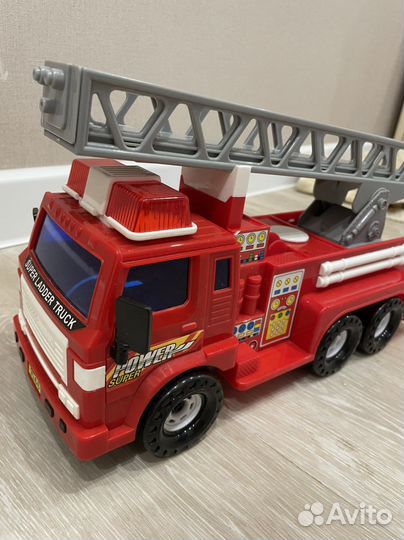 Игрушка пожарная машина