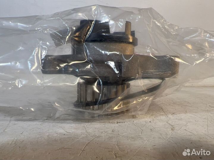 Насос системы охлаждения новый Audi 100 Diezel