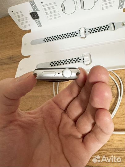 Часы apple watch se 40 mm nike