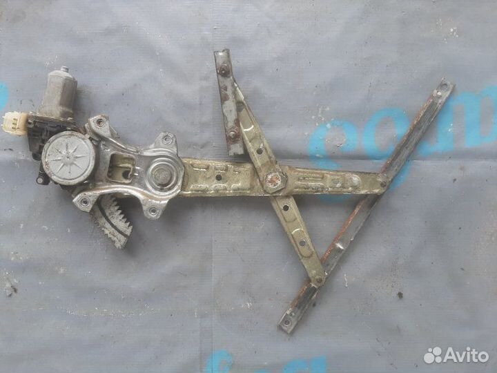 Задний правый стеклоподъемник infiniti Infiniti