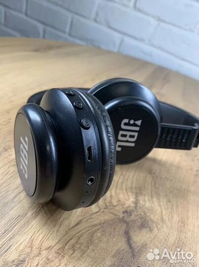 Беспроводные наушники JBL by harman новые