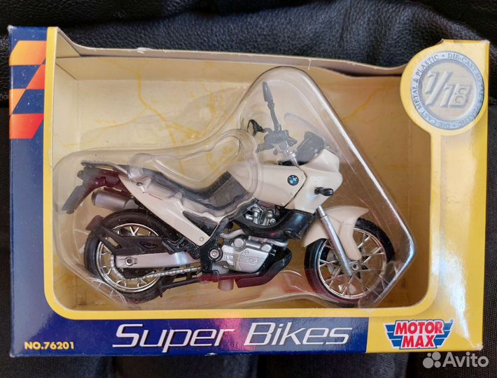 Коллекционная модель мотоцикла BMW F650 1:18