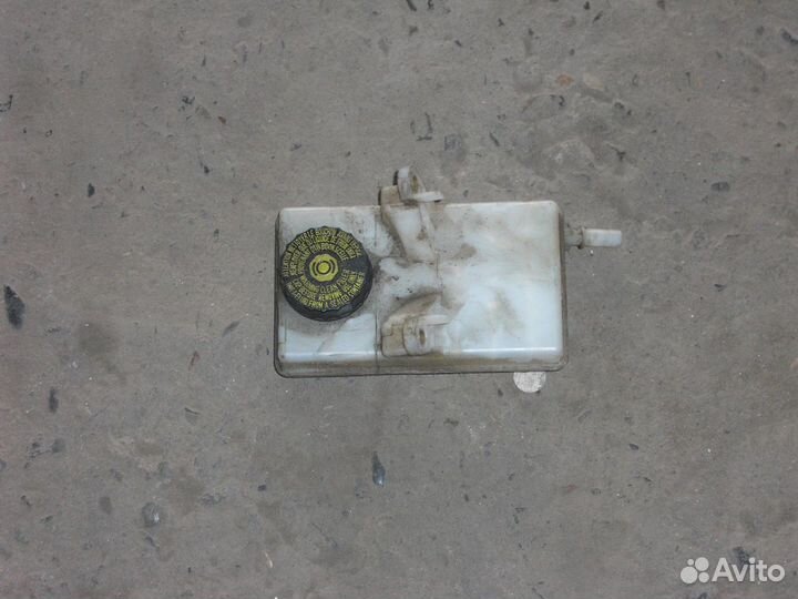 Peugeot 3008 408 308 бачок тормозной жидкости