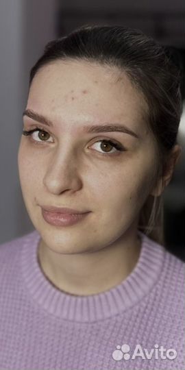 Модель на брови