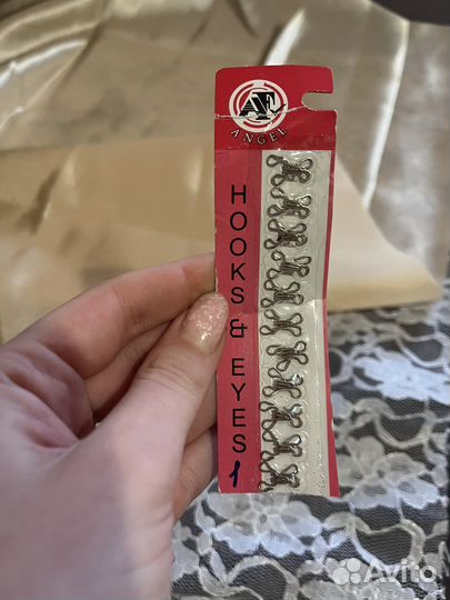 Остатки кружева, застежки