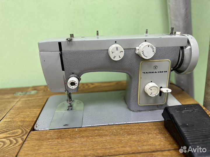 Швейная машина чайка 142м