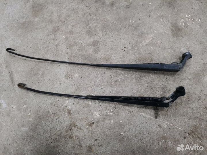 Дворник лобового стекла передний правый Faw V5