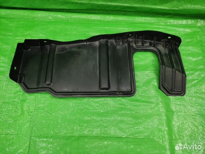 Пыльник двигателя лев. Hyundai Tucson