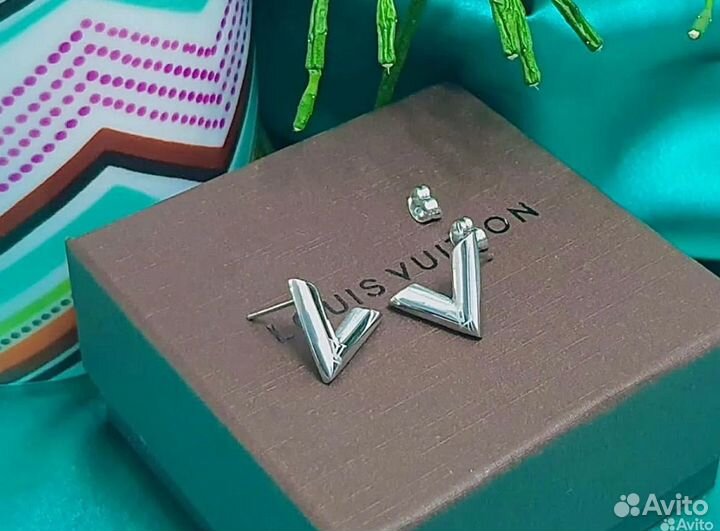 Серьги louis vuitton