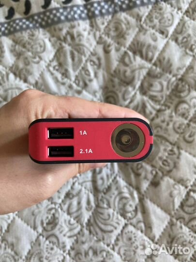 Пауэр-банк Molecula с фонариком