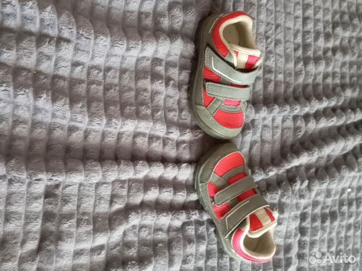 Кроссовки детские