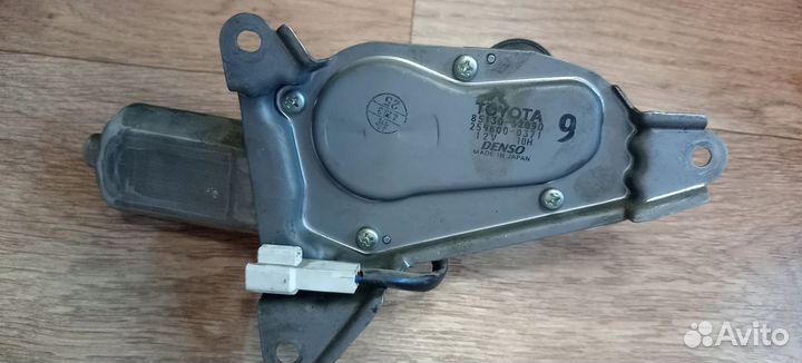 Мотор стеклоочистителя задний toyota sienta