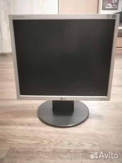 Монитор LG flatron l1751sq