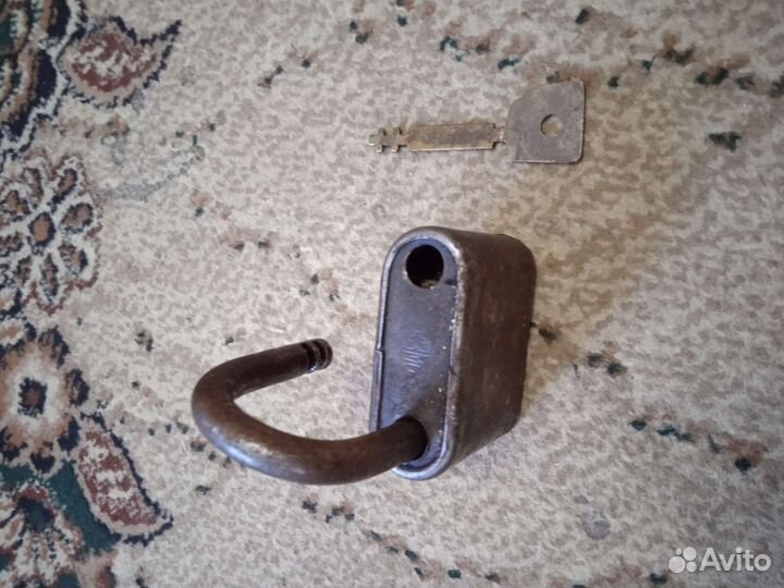 Замок старинный в рабочем состоянии