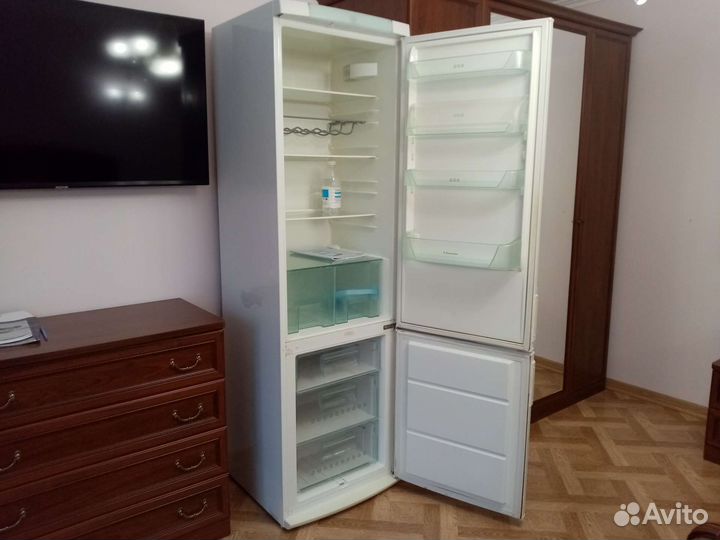 Холодильник Electrolux ERB 4045