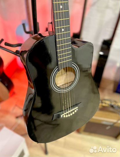 Акустическая гитара