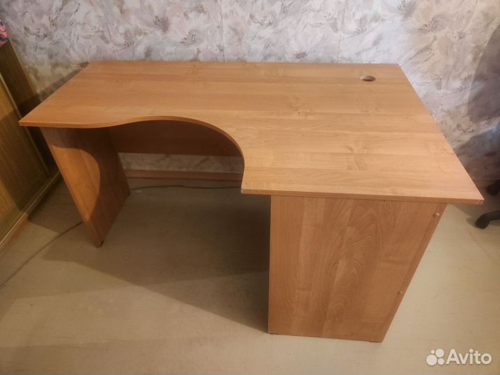 Стол компютерный офисный