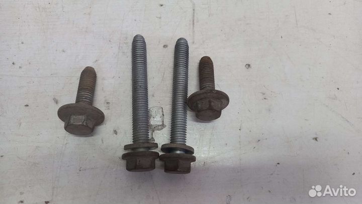 Болты крепления передней балки Renault Logan 2
