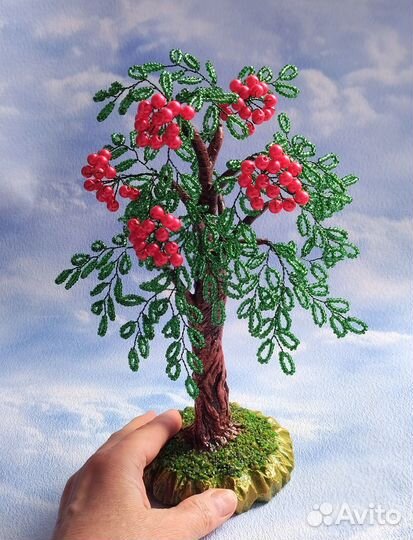 Искусственное дерево рябина из бисера и бусин