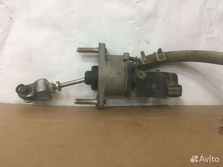 T111608010 Цилиндр сцепления главный Chery T11