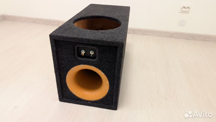 Короб для сабвуфера 12 дюймов на трубе