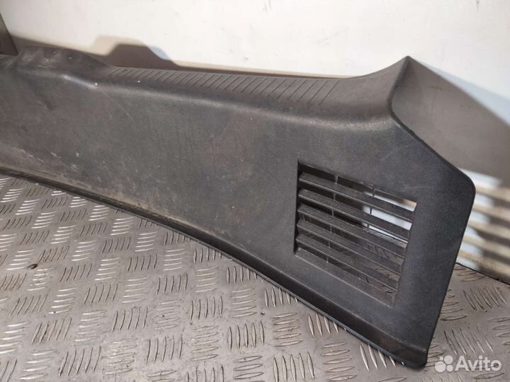 Накладка багажника задняя Renault Megane III