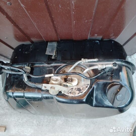 Бак с топливным насосом на Ваз 2105