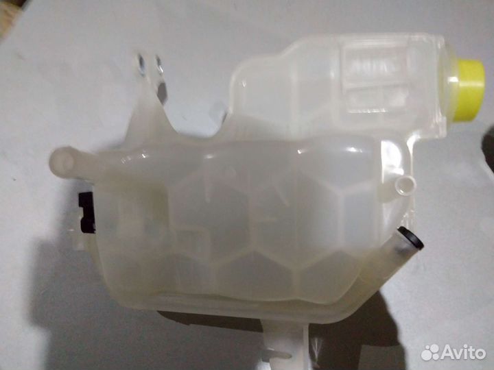 Расширительный бачок Land Rover Discovery