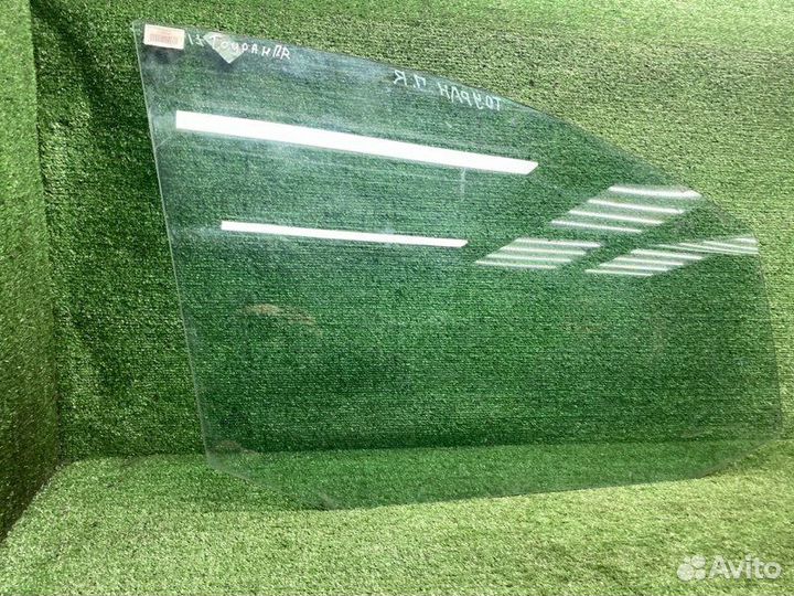 Стекло двери переднее правое Volkswagen Touran 2