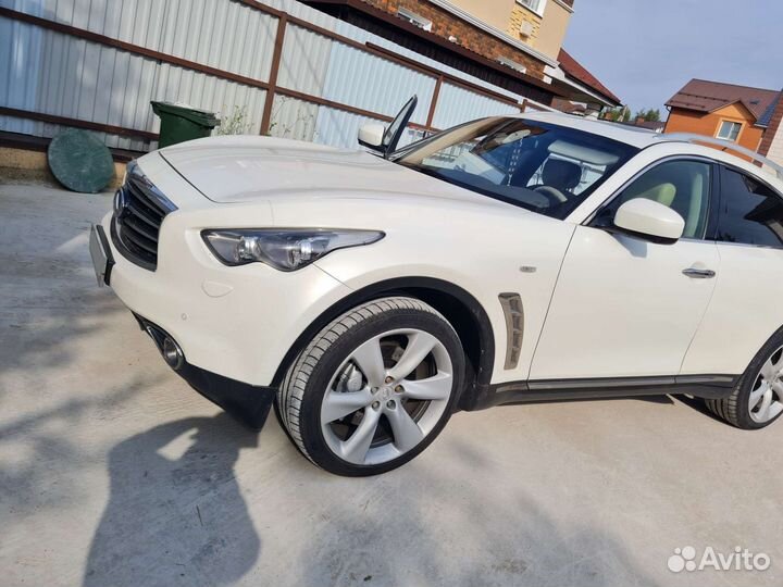 Infiniti QX70 3.7 AT, 2013, 180 000 км