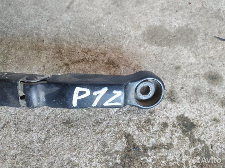 Поводок стеклоочистителя левый Nissan Primera P12