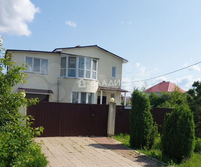 Дом 96,6 м² на участке 10 сот.