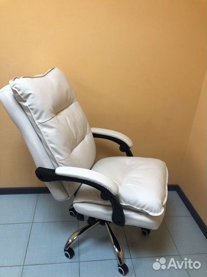 Компьютерное кресло офисное с функцией массажа