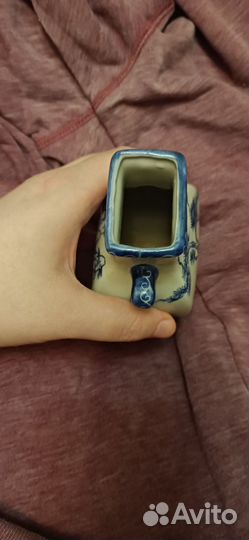 Ваза из фарфора с изображением гор и леса