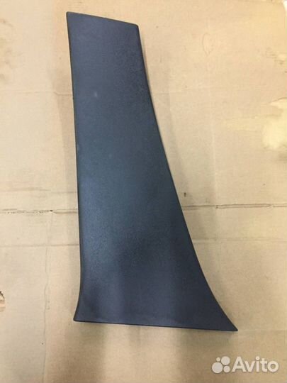 Обшивка стойки L Renault Megane 3