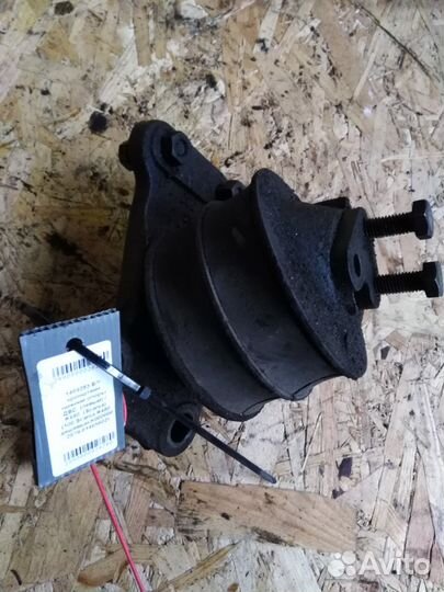 Кронштейн нижний опоры двс R480 Scania 1469283