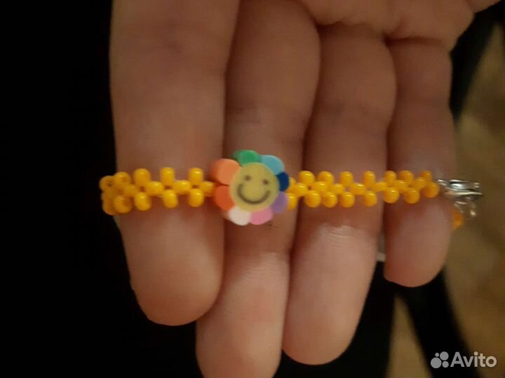 Браслет с необычным дизайном из бисера