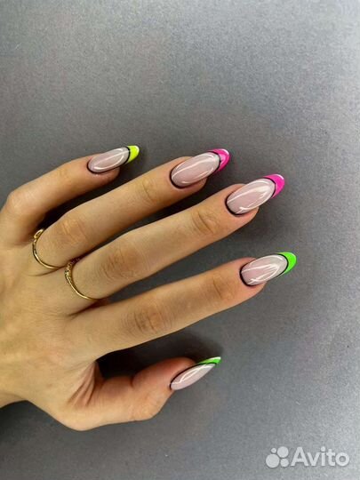 Маникюр педикюр