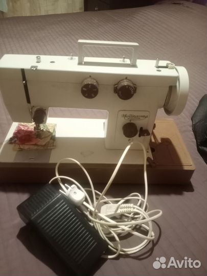 Швейная машина Чайка 143А