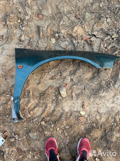 Крыло переднее правое dodge stratus