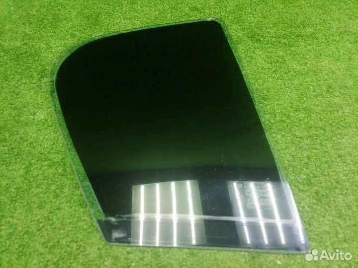 Стекло заднее правое Opel Astra H 2004-2008