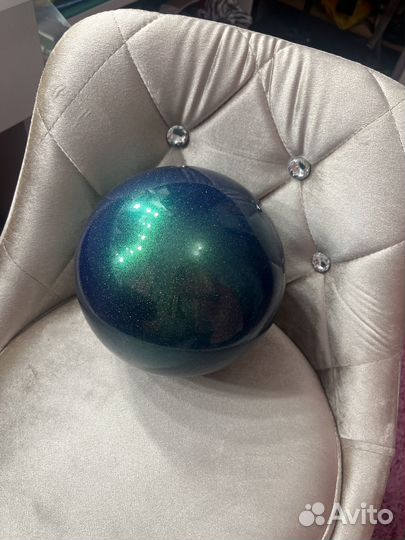 Мяч, булавы, палочки для художественной гимнастики