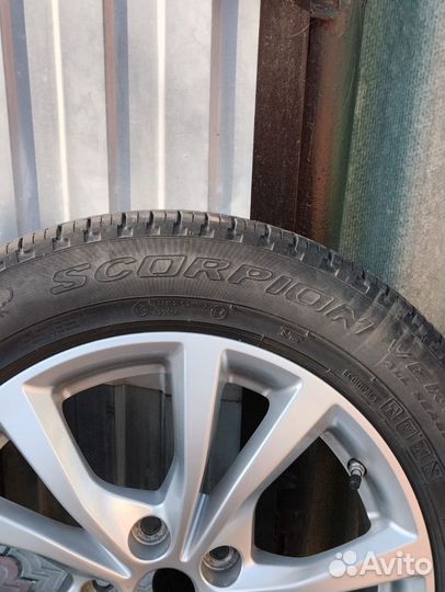 Pirelli Scorpion Winter 215/60 R17 96