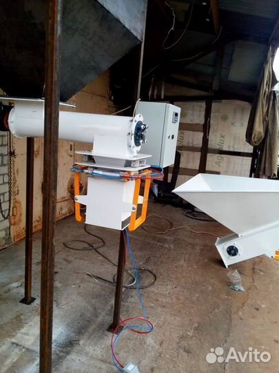 Фасовочный аппарат - дозатор весовой