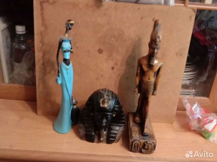 Статуэтки
