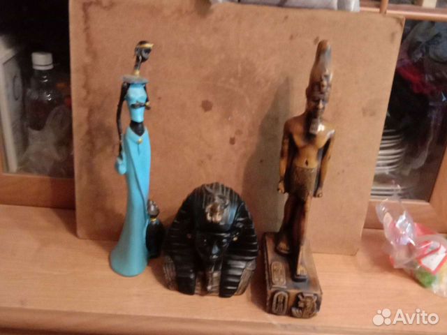 Статуэтки