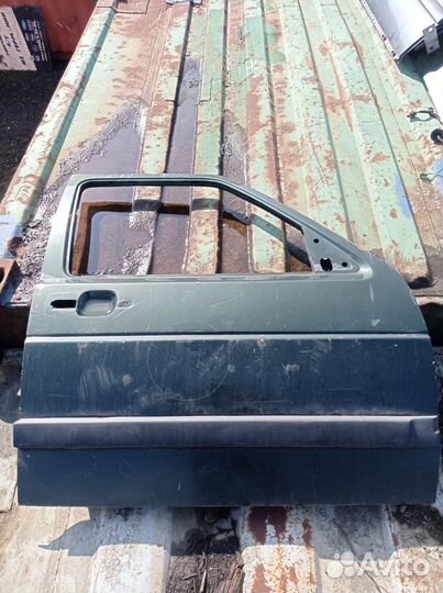 Дверь передняя правая Фольксваген гольф-2