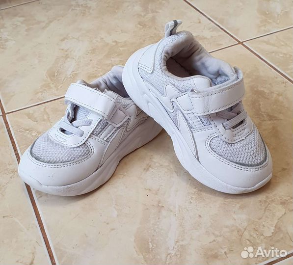 Кроссовки детские